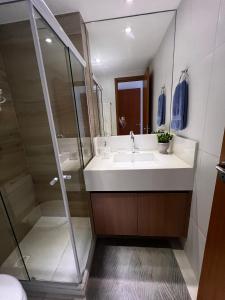 Bilik mandi di GUARAJUBA Porto Smeralda Flat