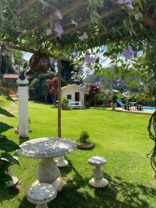 Zahrada ubytování Casa de Campo Chácara Recanto da Águia