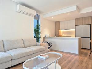 Kuchyň nebo kuchyňský kout v ubytování Modern 3 Bed apt near Lidcombe station