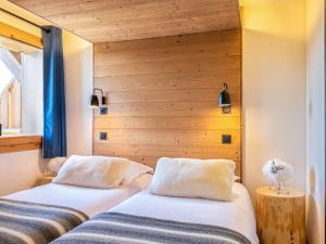 Postel nebo postele na pokoji v ubytování Appartement 4 pièces avec spa et parking - 8 pers. - FR-1-810-12