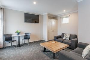 Mandala Ace Albany Hotel的休息区