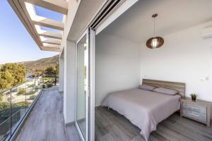 Balkón nebo terasa v ubytování Pomos Seashore villa
