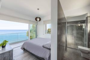 Koupelna v ubytování Pomos Seashore villa