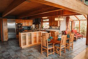 Η κουζίνα ή μικρή κουζίνα στο Catskills Luxury Chalet - Mountains Retreat