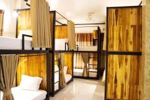 Postel nebo postele na pokoji v ubytování Vang Vieng Sabai Sabai Hostel + 35 fotografií