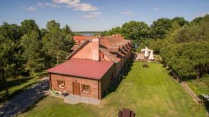 una vista sul soffitto di una vecchia casa con cortile di Gościniec Hetman a Mikołajki