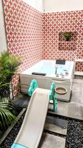 Billede fra billedgalleriet på Cottonwood Villa Pramestha Dago - BBQ Jacuzzi Netflix i Cikidang 1