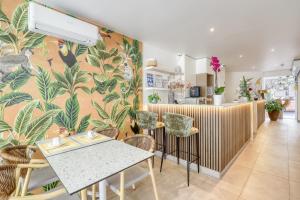 Posezení v ubytování Anglade Hotel