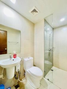 Ένα μπάνιο στο 25 Central Luxury Studio