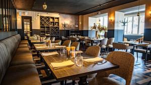 Posezení v ubytování Logis hôtel Restaurant Le Faisan Dore