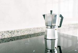 a blender sitting on top of a table at Apartamento Real Coté in Ferrol