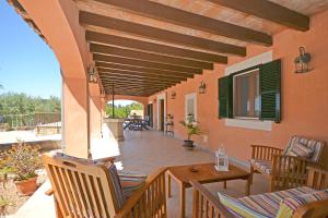 A restaurant or other place to eat at Villa Victori