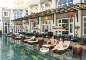 Bazén v ubytování Hotel Royal Hoi An - Gallery nebo v jeho okolí