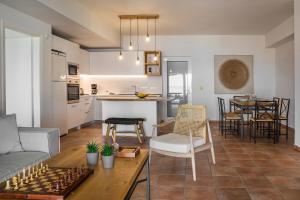 Kuchyň nebo kuchyňský kout v ubytování Alekos Beach Houses-Eternity + 37 fotografií