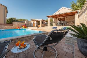 Πισίνα στο ή κοντά στο Villa Ika ZadarVillas