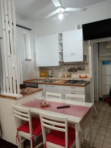 Cucina o angolo cottura di Casa Vacanze Stella Maris Vasto Marina centro