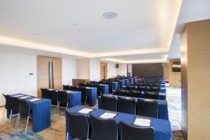 Zona business o sala conferenze di Hampton by Hilton Guangzhou Zhujiang New Town - Free Shuttle Bus to Canton Fair