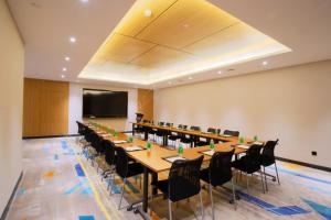 Zona business o sala conferenze di Hampton by Hilton Guangzhou Zhujiang New Town - Free Shuttle Bus to Canton Fair