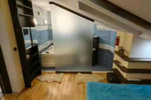Η κουζίνα ή μικρή κουζίνα στο One Bedroom Flat with Sauna