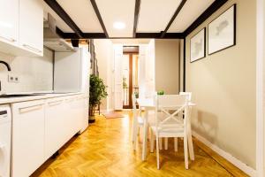 Kuchnia lub aneks kuchenny w obiekcie Tirso Loft en Madrid