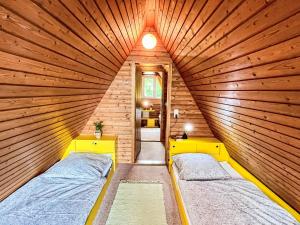 Ένα ή περισσότερα κρεβάτια σε δωμάτιο στο Holiday Home Riedblick I by Interhome