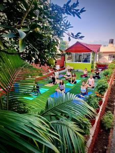 Vườn quanh fireflies retreat home- Yoga, Sound Healing & Coworking Stay in Kathamndu