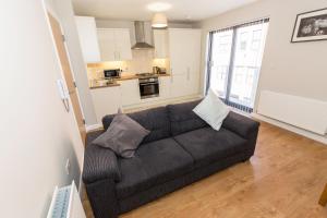 A seating area at Bt1 Apartments - Ivy House 