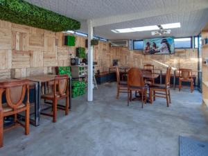 Η κουζίνα ή μικρή κουζίνα στο West Gemini Guesthouse