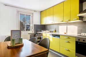 Φωτογραφία από το άλμπουμ του Malachit στο Λούντβιχσμπουργκ +13 φωτογραφίες