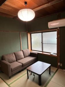 A seating area at ポートサイドSasebo藤原町