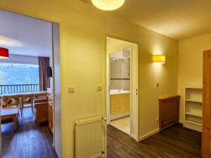 Kuchnia lub aneks kuchenny w obiekcie Appartement lumineux avec balcon sud, centre station, parking couvert - Flaine Forêt - FR-1-425-141