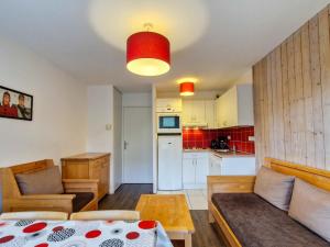 Kuchnia lub aneks kuchenny w obiekcie Appartement lumineux avec balcon sud, centre station, parking couvert - Flaine Forêt - FR-1-425-141