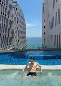 Bazén v ubytování Diamond Apec Mandala Cham Bay Rental nebo v jeho okolí + 52 fotografií