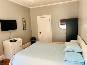 Gallery image of Offline Spacious room in Federal Hill near Downtown with shared bathroom 14 in Providence