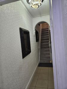 Afbeelding uit fotogalerij van 669 London Road Wilmorton in Derby