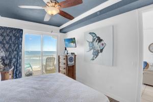 ガルフ・ショアーズにあるIsland Royale 506 by Liquid Lifeのベッドルーム1室(天井ファン、窓付) +44枚の写真