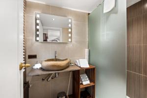 Koupelna v ubytování Hotel Torenhof + 28 fotografií