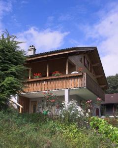 Rõdu või terrass majutusasutuses Chalet Valdonga