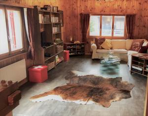 Istumisnurk majutusasutuses Chalet Valdonga
