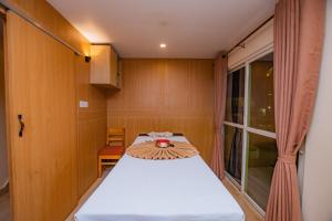 Majestic Lake Front Hotel & Suites 객실 침대