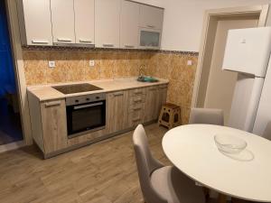 Η κουζίνα ή μικρή κουζίνα στο Apartman Dragić