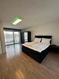 Postel nebo postele na pokoji v ubytování White Luxury Villa