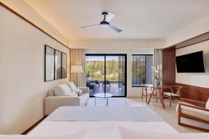 Cama ou camas em um quarto em Live Aqua Punta Cana - All Inclusive - Adults Only