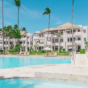 Πισίνα στο ή κοντά στο Beachfront condo on Los Corales Beach, Playa Bavaro