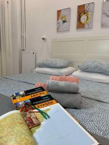 Кровать или кровати в номере White Apartment Athens