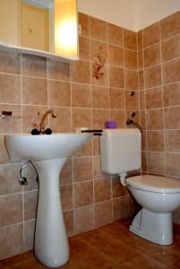 Ένα μπάνιο στο Apartment Maris +21 φωτογραφίες