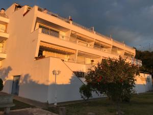 O edifício em que o apartamento se localiza