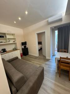 Kuchyň nebo kuchyňský kout v ubytování El Roy Garden Rooms