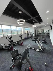 Fitness centrum a/nebo fitness zařízení v ubytování Moderno y cómodo apartamento