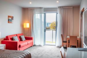 Posezení v ubytování Lynbrook Hotel